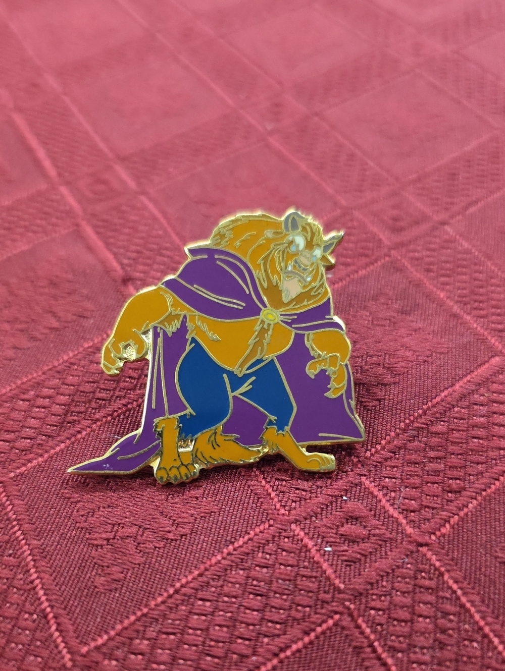 RETIRED 2000 DISNEYLAND BEAUTY & THE BEAST CORE SERIES BEAST IN PURPLE CAPE PIN